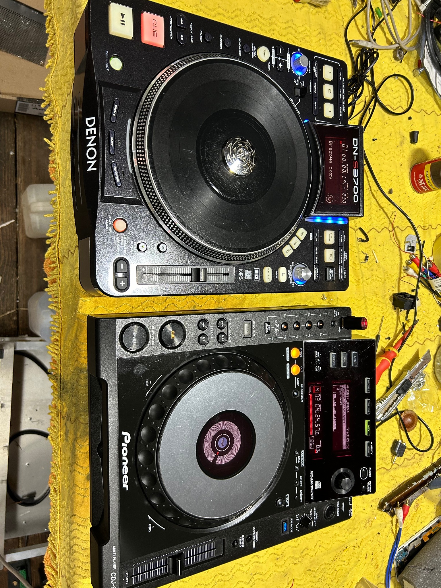 DJ Serwis NDT — sprzęt DJ podczas naprawy