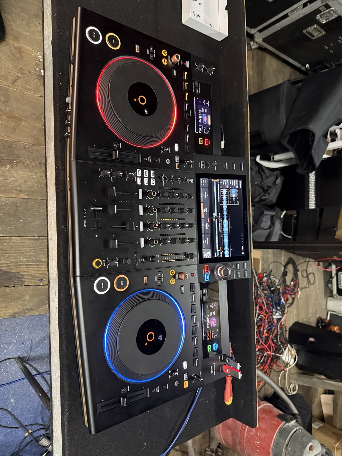 DJ Serwis NDT — sprzęt DJ podczas naprawy